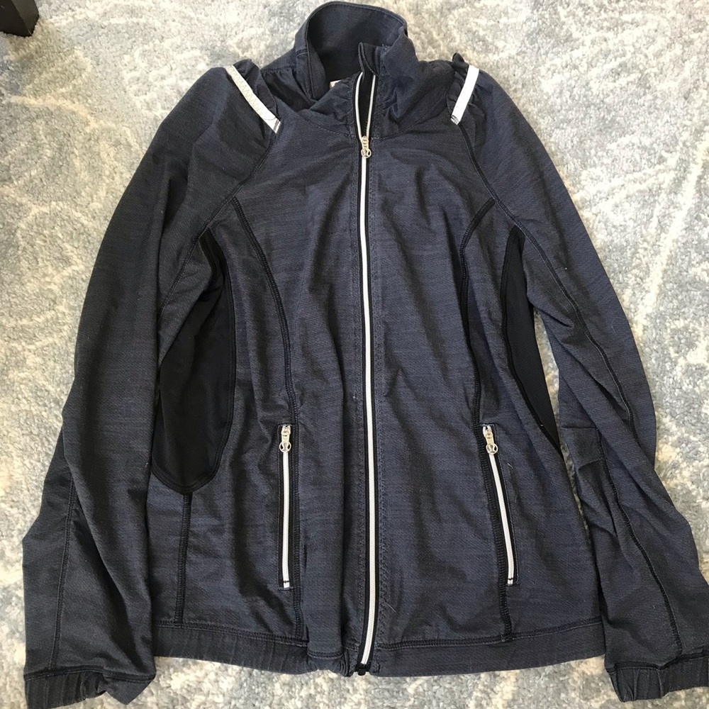 Lululemon jacket run: like nada in black 2